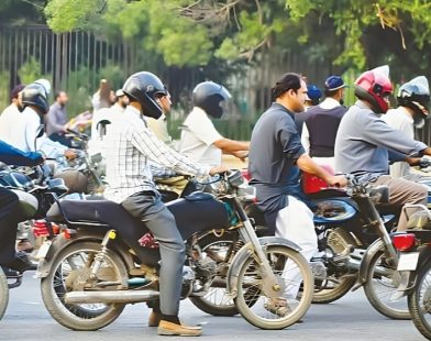 Karachi Authorities Launch Major Crackdown Against Traffic Violating Motorcyclists