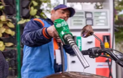 petrol price freeze in Pakistan