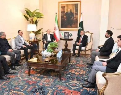 Araghchi arrives in Islamabad