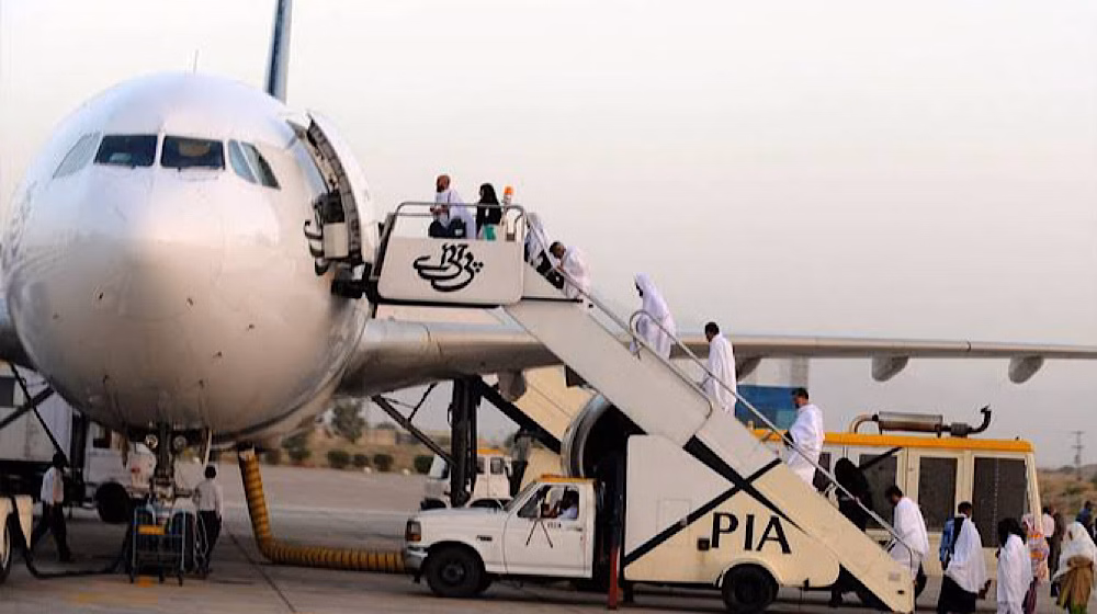 Hajj flights from Pakistan start