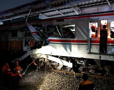 Indonesia Train Crash Kills Four, Injures Dozens in Jakarta