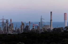 Iran Oil Refining Capacity Recovery Expected After Attack Damage