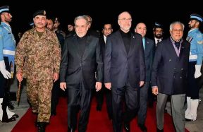 Pakistan offers new Iran talks