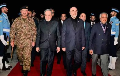 Pakistan offers new Iran talks