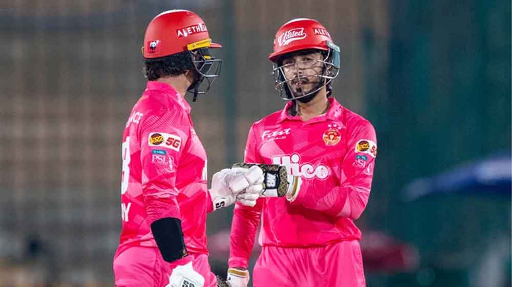 Islamabad United storm past Karachi