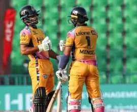 Peshawar Zalmi beats Karachi Kings