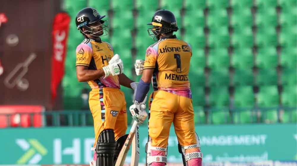 Peshawar Zalmi beats Karachi Kings