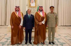 Saudi Arabia gives Pakistan $3 billion more