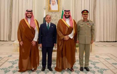 Saudi Arabia gives Pakistan $3 billion more