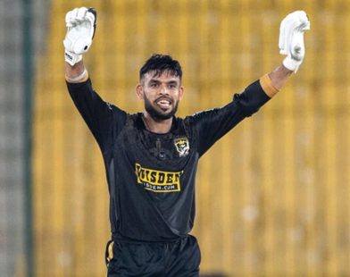 Usman Khan Sets New PSL Record With Stunning Century