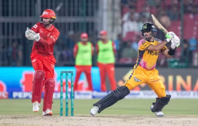 Babar leads Zalmi to final