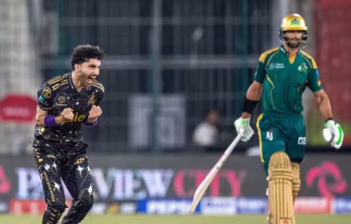 Peshawar Zalmi continue unbeaten streak