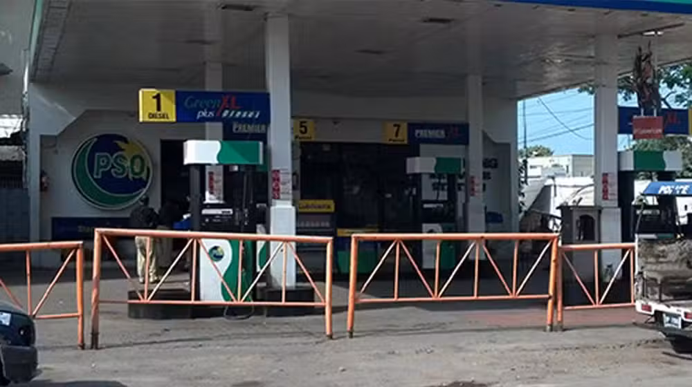 Fuel Supply Crisis Looms in Pakistan as Oil Industry Seeks Import Relief Extension