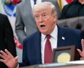 Trump Seeks Iran Deal as Strait Pressure Grows