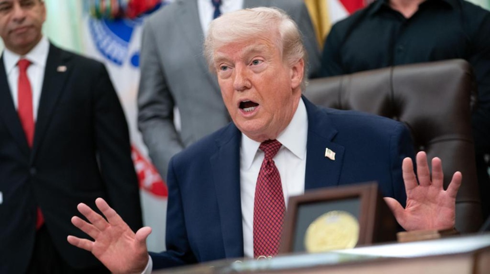 Trump Seeks Iran Deal as Strait Pressure Grows