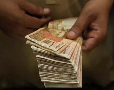 government employees pay raise