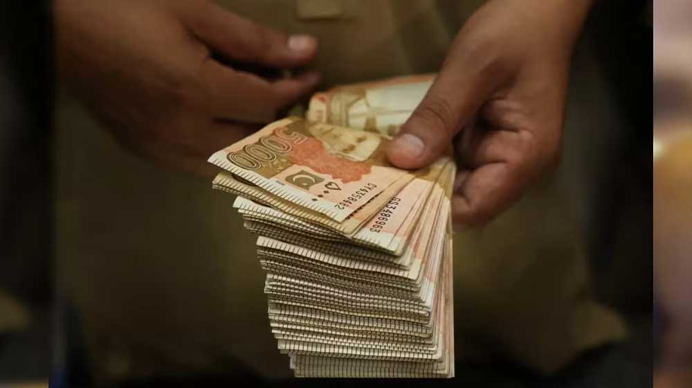 government employees pay raise