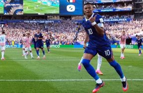 France beats Paraguay