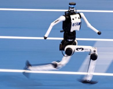 Chinese robot beats Usain Bolt