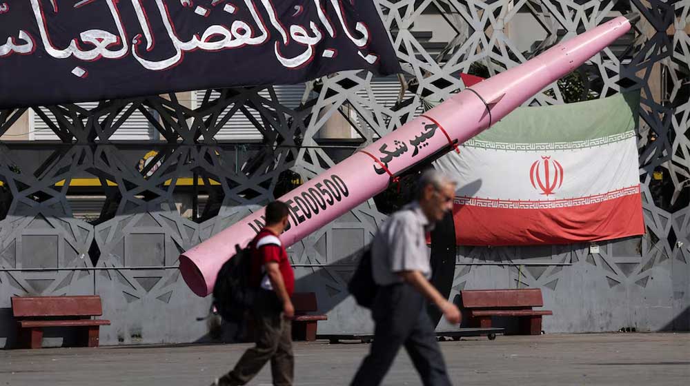 Iran launches strikes US bases