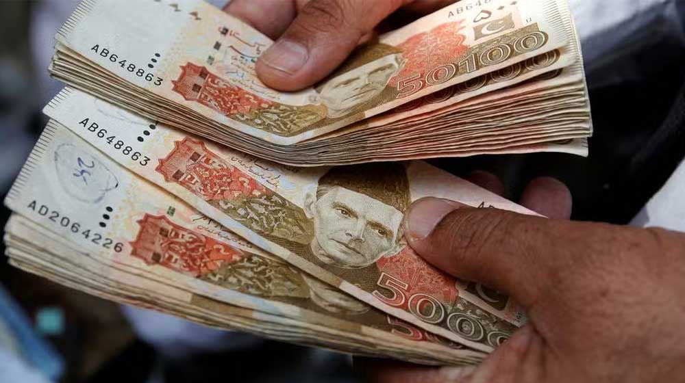 top 10 percent income Pakistan